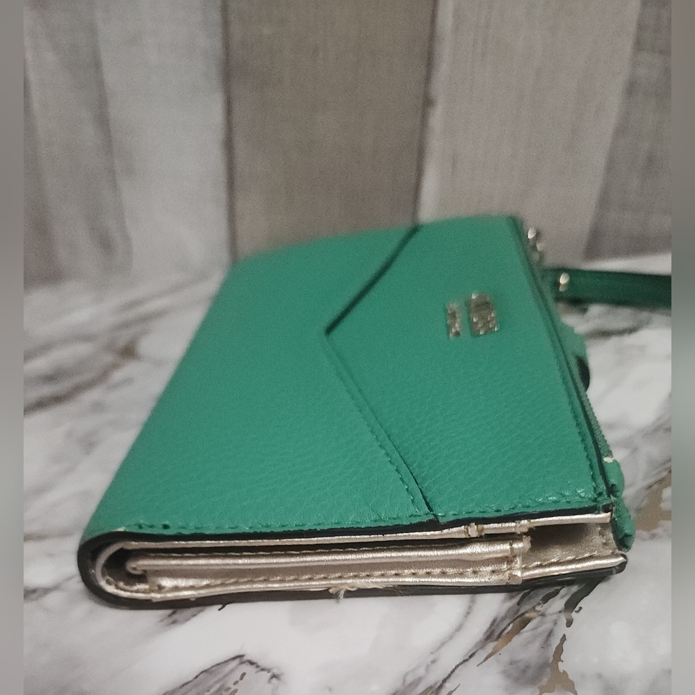 🌷GUESS Double Zip Organizer Wallet/ Wrislet in Mint Green🌷Imperfections - Picture 3 of 16